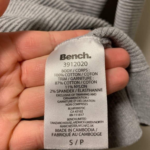 Bench Longsleeve size small - Picture 6 of 8
